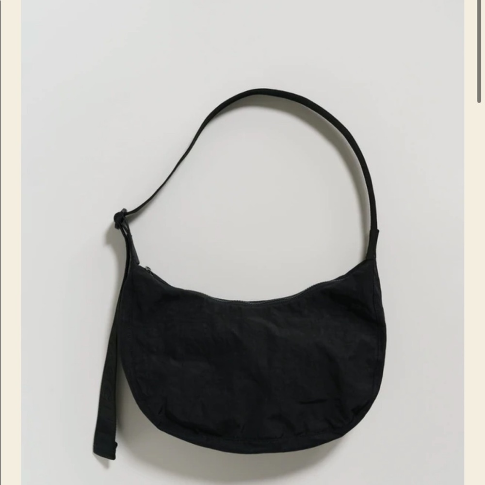Baggu medium crescent nylon bag in black
